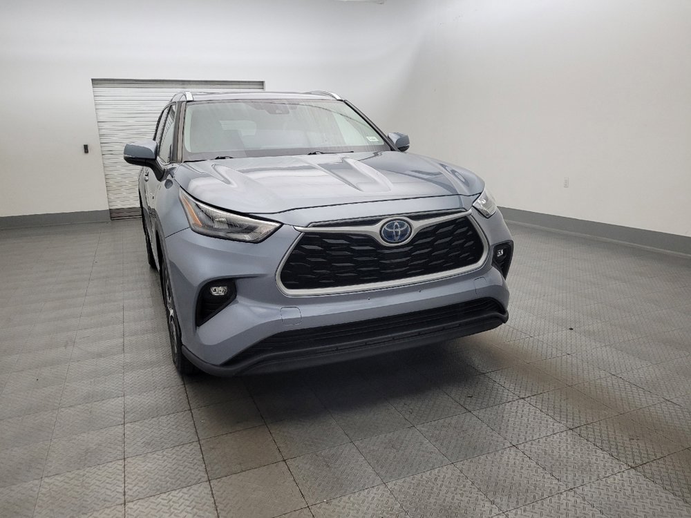 Used 2020 Toyota Highlander XLE AWD/4WD image 14