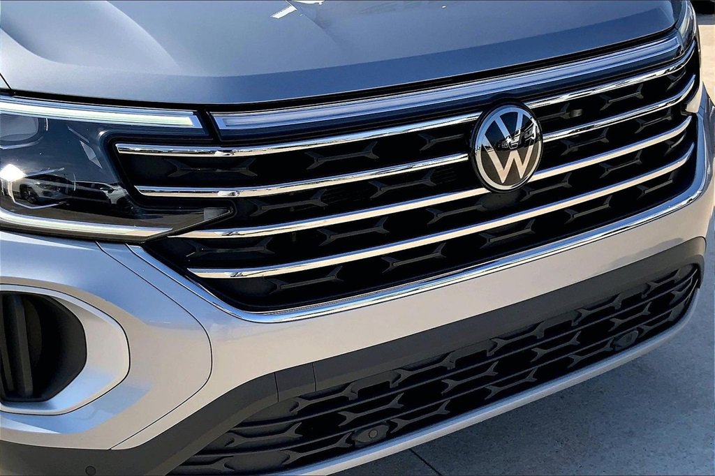 Used 2024 Volkswagen Atlas SE image 28