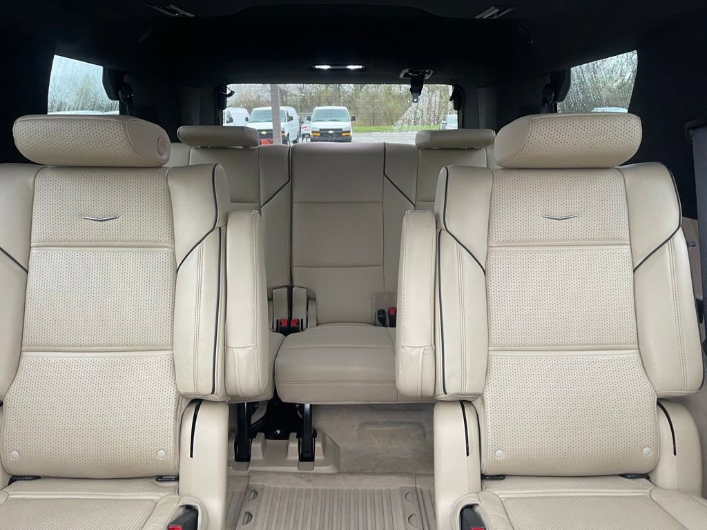 Used 2023 Cadillac Escalade Premium Luxury image 12