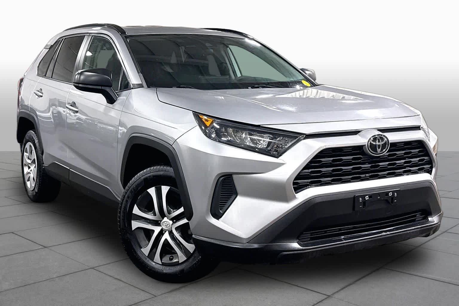 Certified 2021 Toyota RAV4 LE FWD image 3