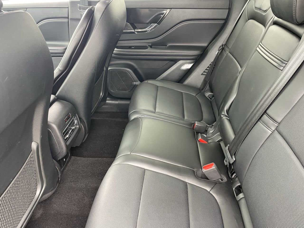 Used 2022 Lincoln Corsair AWD w/ Premium Package image 14