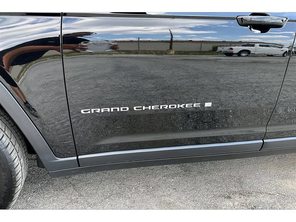 Certified 2022 Jeep Grand Cherokee L Limited AWD/4WD image 39