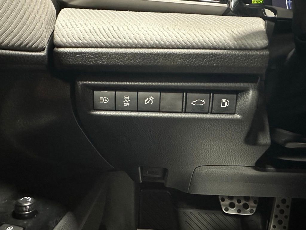 Used 2026 Toyota Camry SE FWD image 17