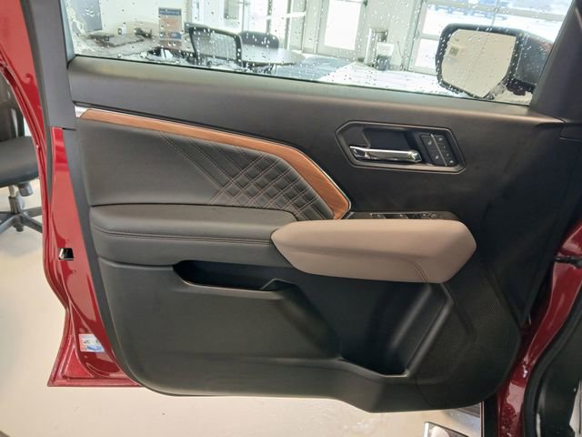 Certified 2025 GMC Canyon Denali image 13