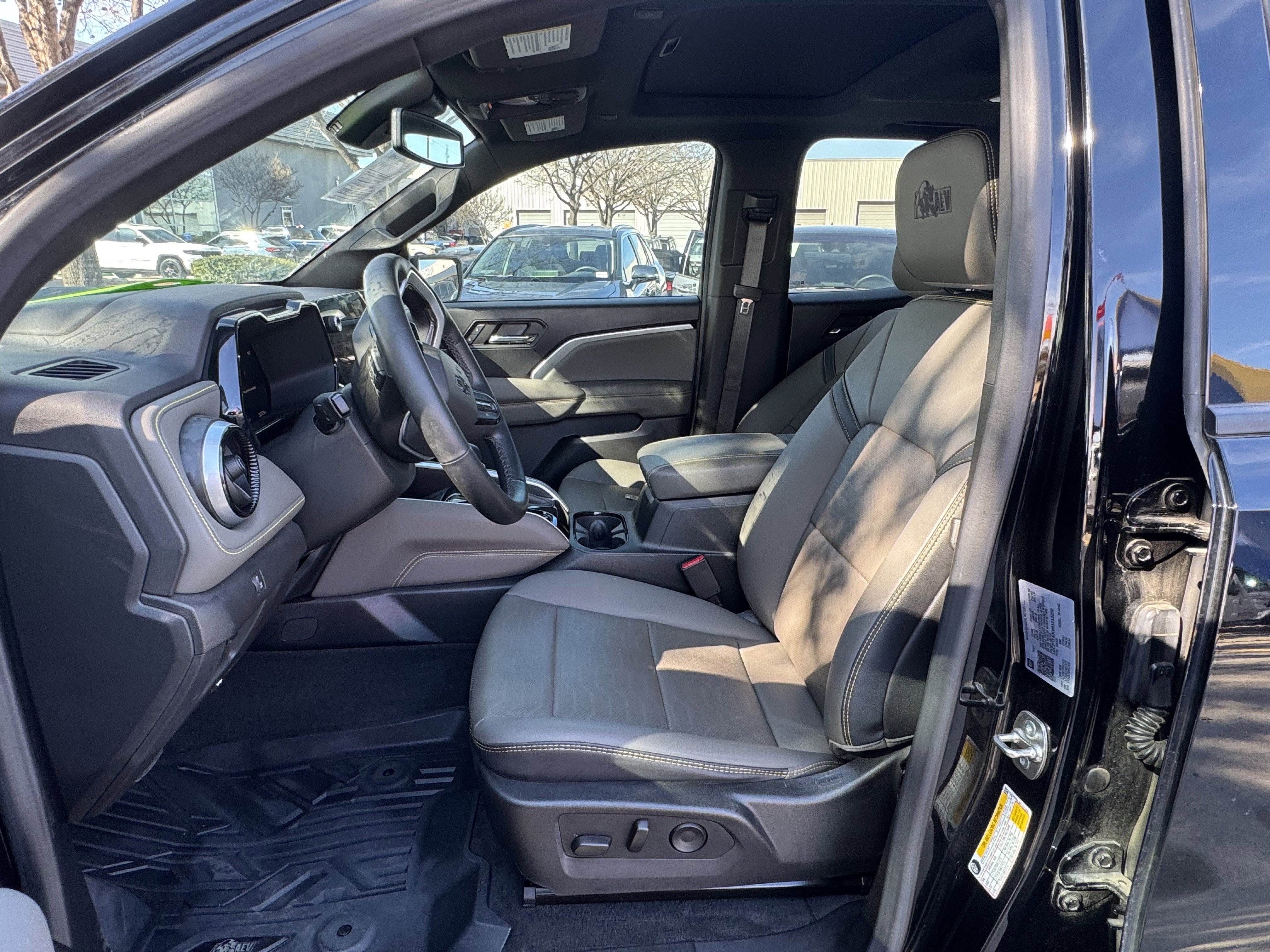 Used 2024 Chevrolet Colorado ZR2 w/ ZR2 Bison Edition AWD/4WD image 12