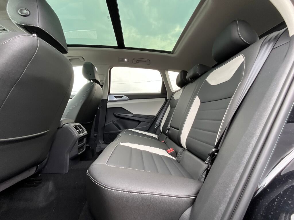 New 2025 Volkswagen Taos SEL AWD/4WD image 12