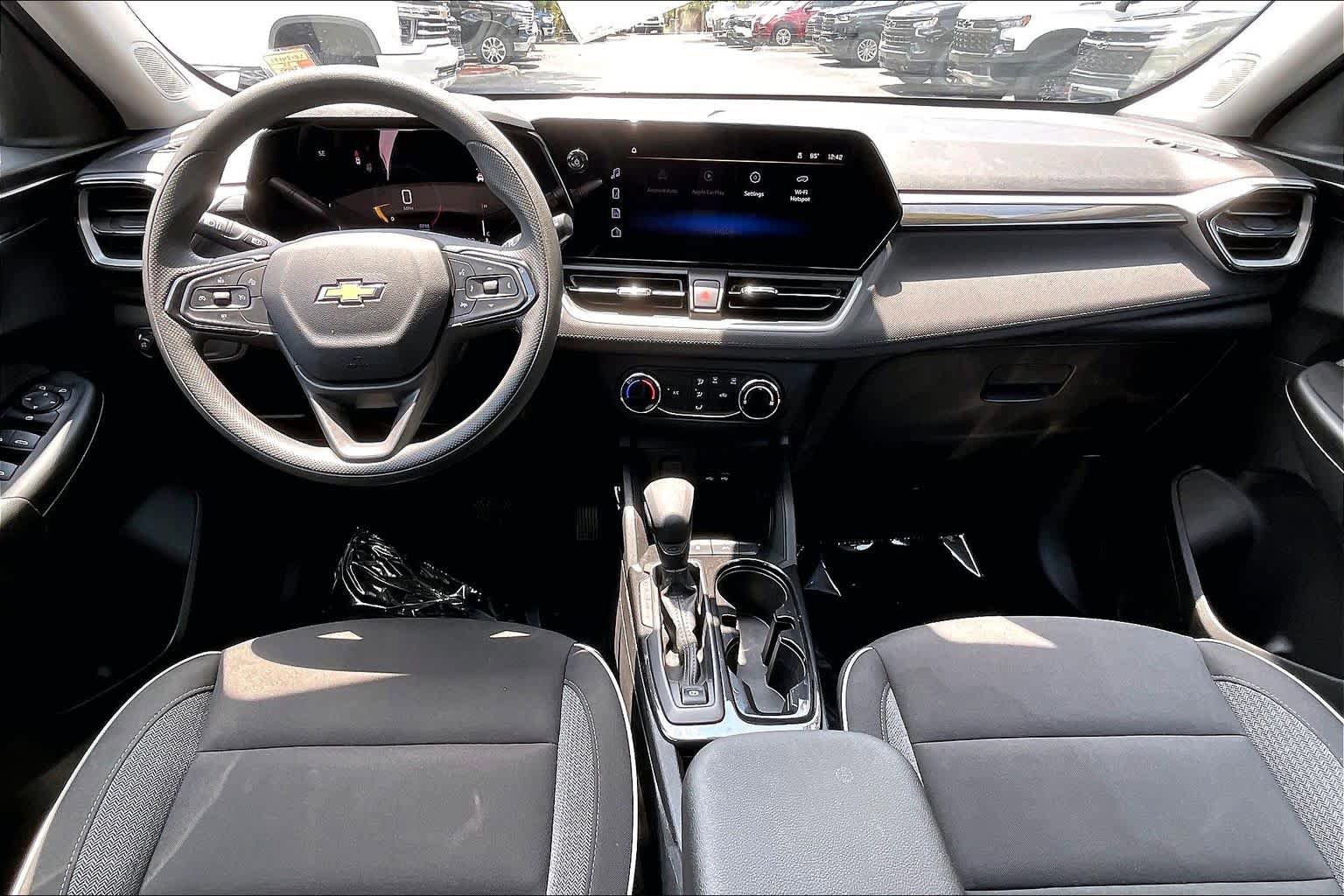 Certified 2025 Chevrolet TrailBlazer LS w/ LS Convenience Package FWD image 15