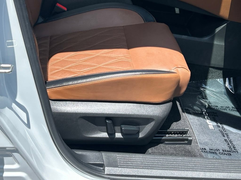 Certified 2024 Nissan Rogue Platinum FWD image 43
