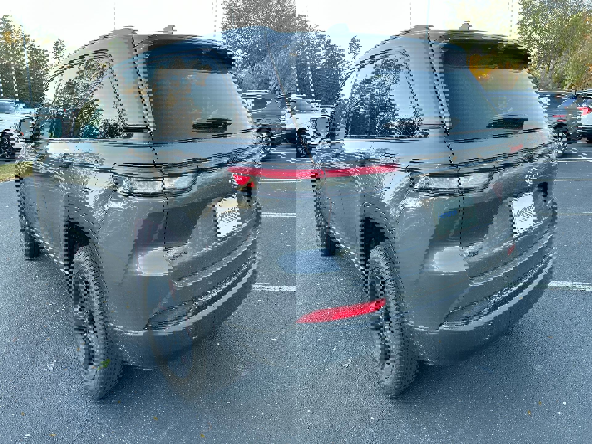 Used 2025 Jeep Grand Cherokee Limited image 7