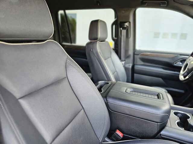 Used 2023 Chevrolet Suburban Premier image 14