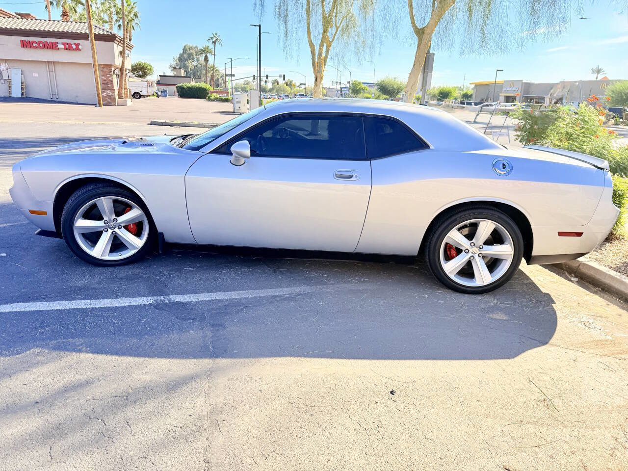Used 2009 Dodge Challenger SRT8 w/ SRT Option Group II RWD image 5