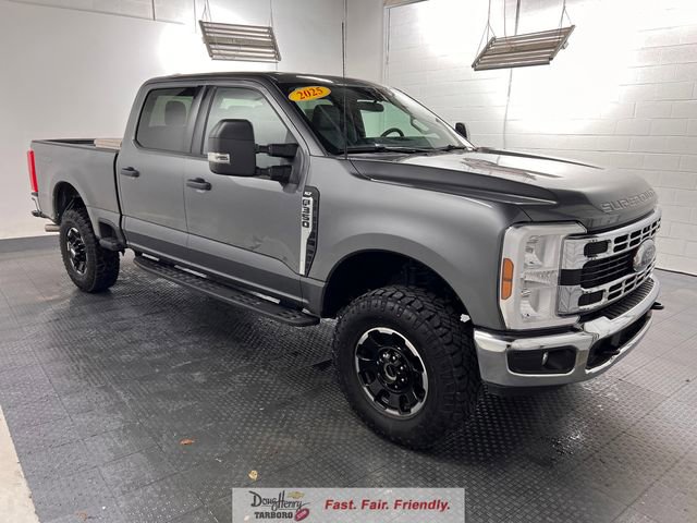 Used 2025 Ford F350 XLT w/ Tremor Off-Road Package AWD/4WD image 3