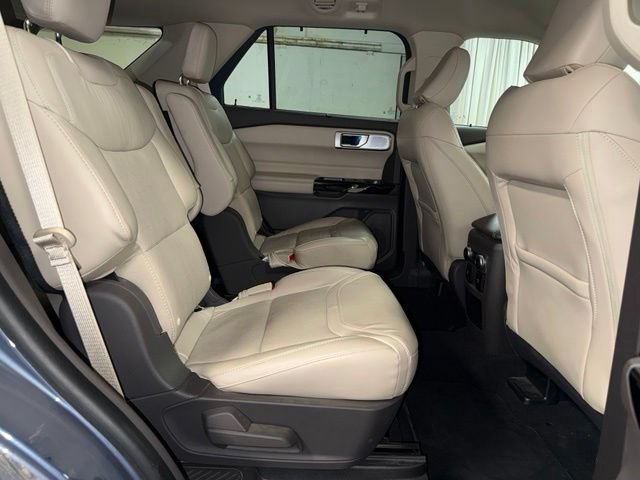 Used 2021 Ford Explorer Platinum w/ Equipment Group 601A AWD/4WD image 21