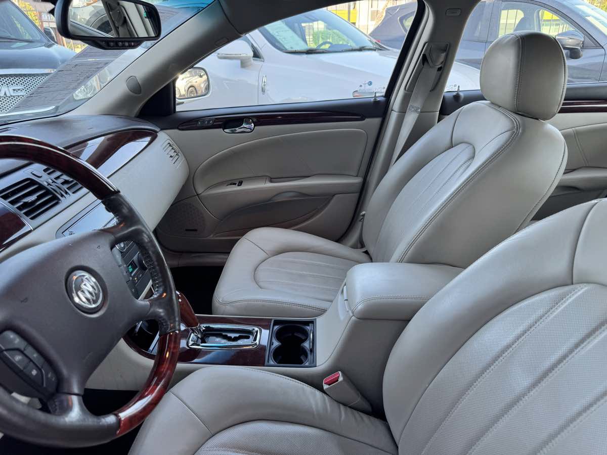 Used 2008 Buick Lucerne CXS FWD image 32