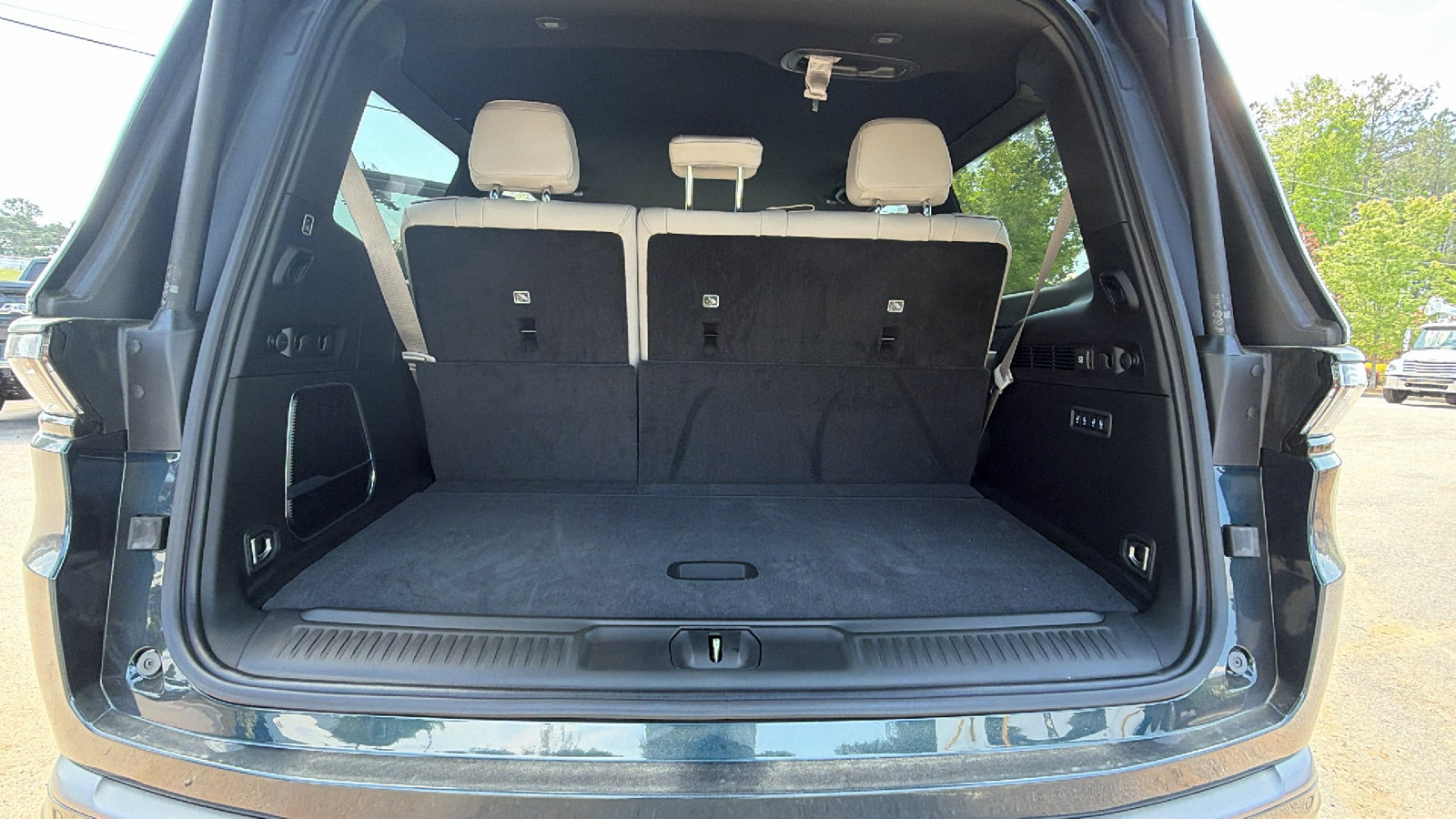 New 2026 Jeep Grand Wagoneer Limited AWD/4WD image 13