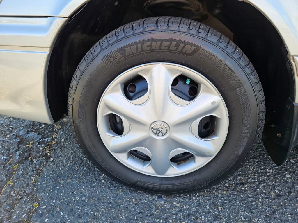 Used 2001 Toyota Camry LE FWD image 8