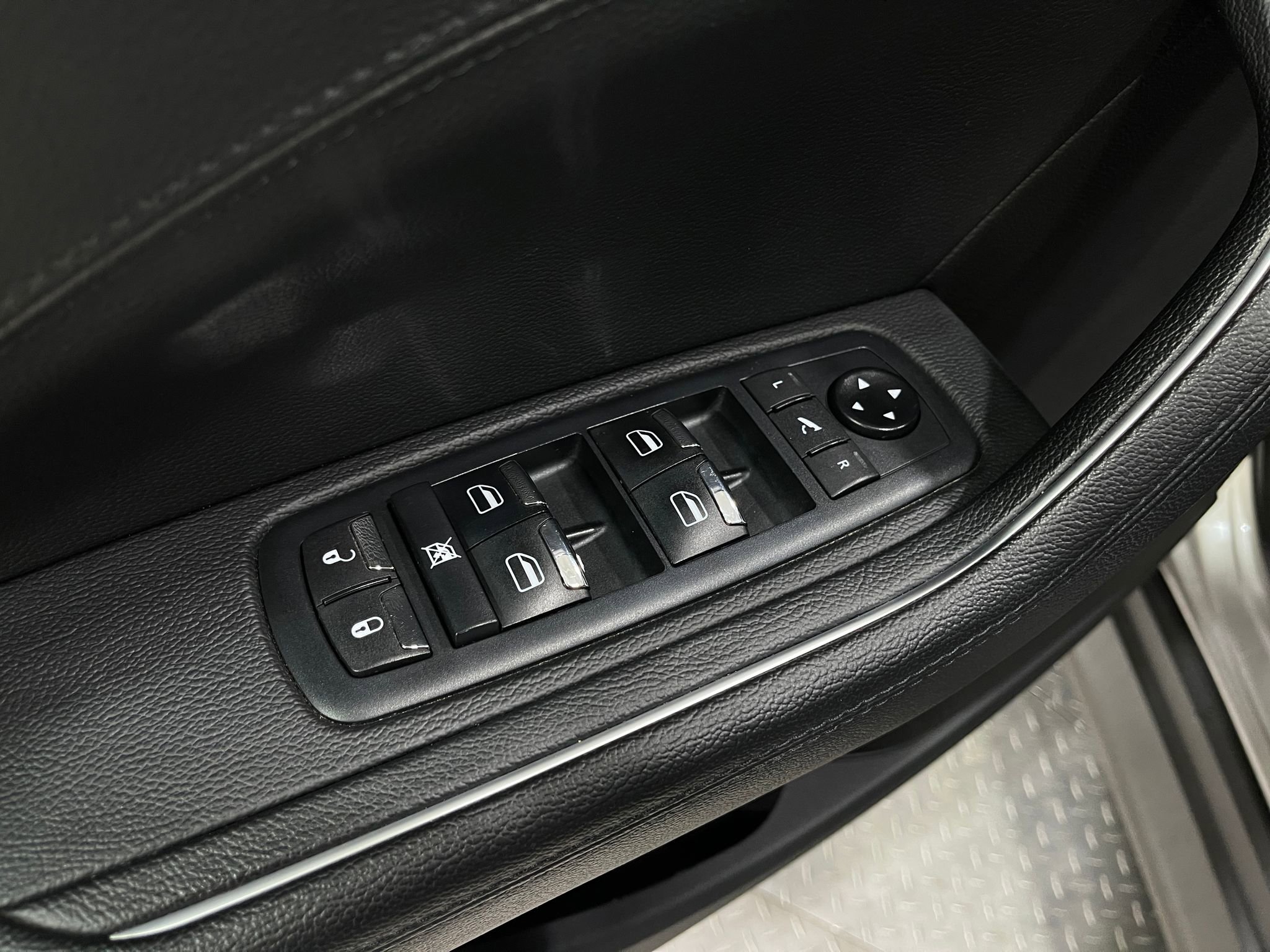 Used 2021 Maserati Levante image 14