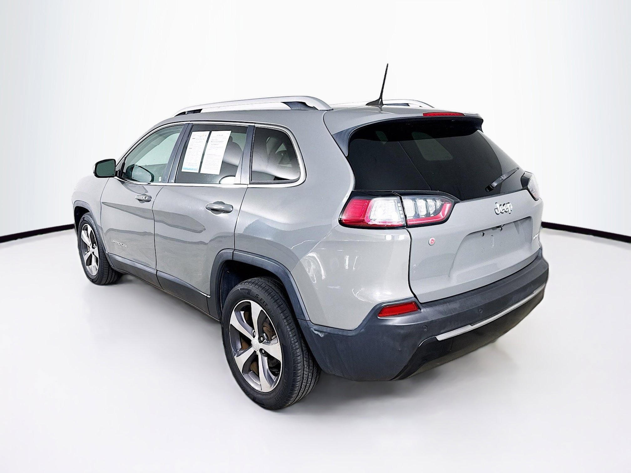 Used 2020 Jeep Cherokee Limited FWD image 29