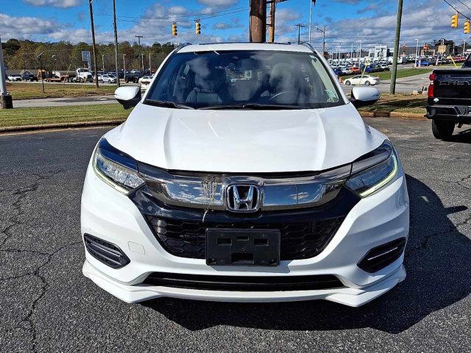 Used 2019 Honda HR-V Touring image 2