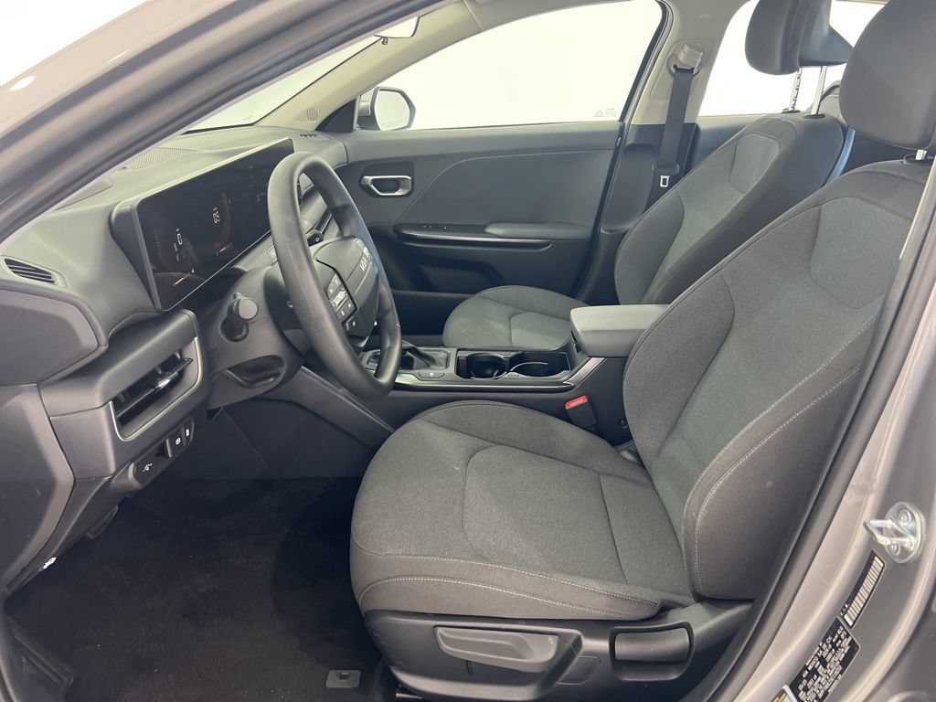 Used 2025 Kia K4 FWD image 16