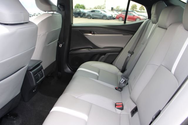 Used 2025 Toyota Camry SE FWD image 34