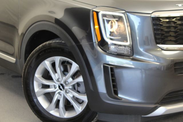 Used 2022 Kia Telluride LX AWD/4WD image 2