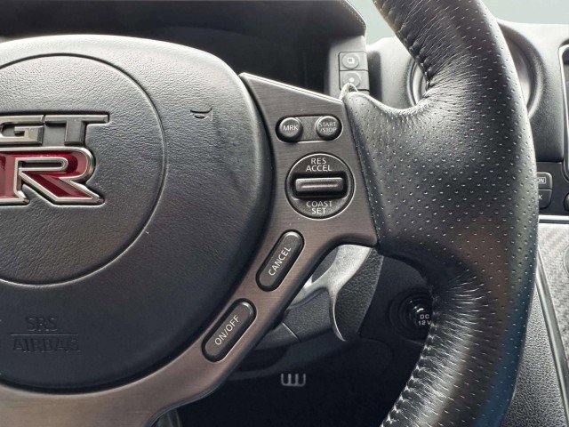 Used 2013 Nissan GT-R Premium image 29