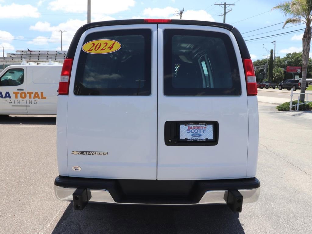 Used 2024 Chevrolet Express 2500 w/ Driver Convenience Package RWD image 10