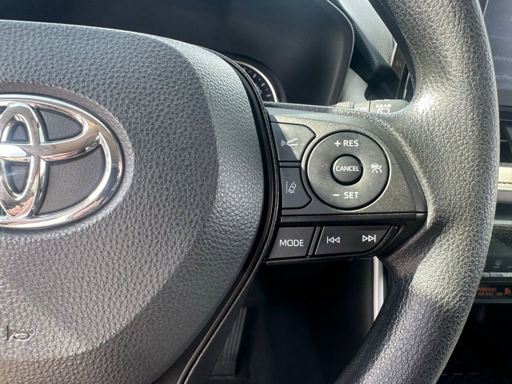 Used 2022 Toyota RAV4 XLE w/ Convenience Package image 29