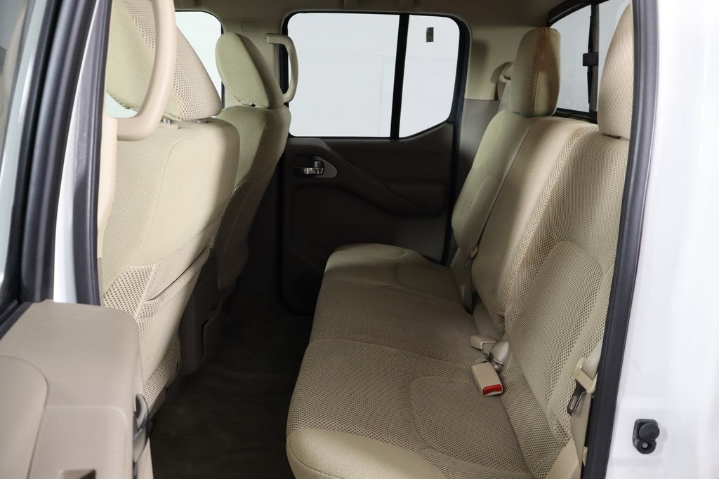 Used 2017 Nissan Frontier SV w/ SV Value Truck Package RWD image 16