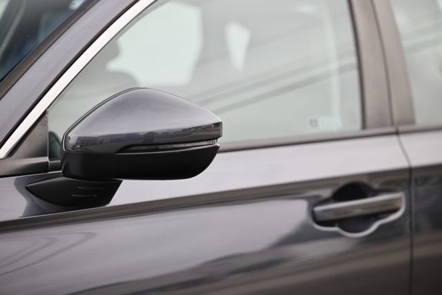 Used 2023 Honda Civic Touring image 3