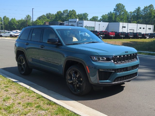 New 2026 Jeep Grand Cherokee Limited w/ Limited Altitude Package AWD/4WD image 15