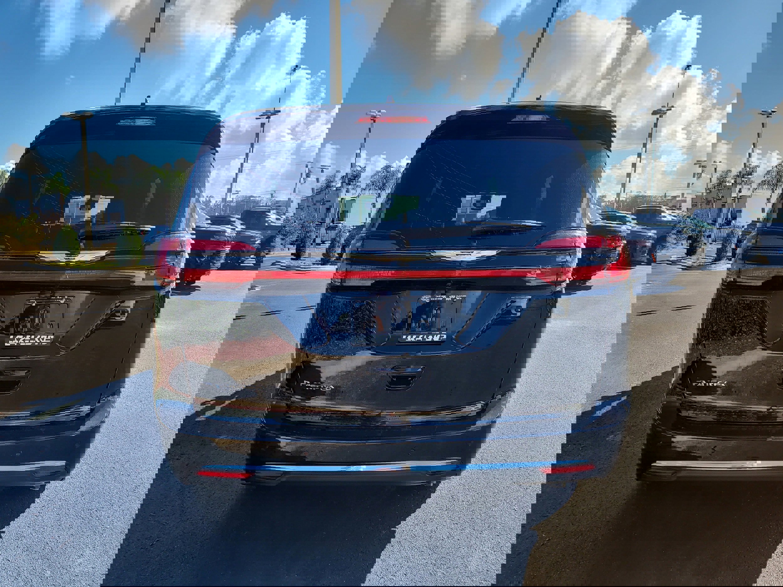 New 2026 Chrysler Pacifica Select image 7