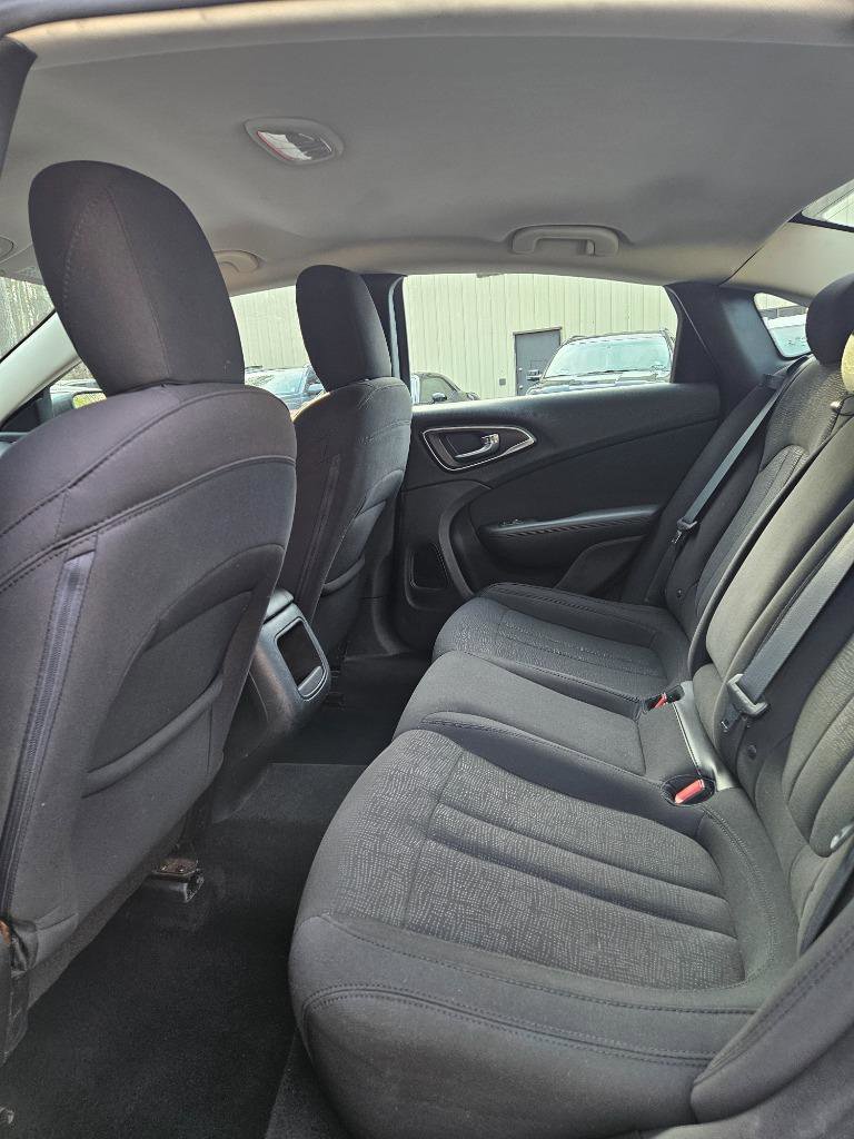 Used 2015 Chrysler 200 Limited image 24