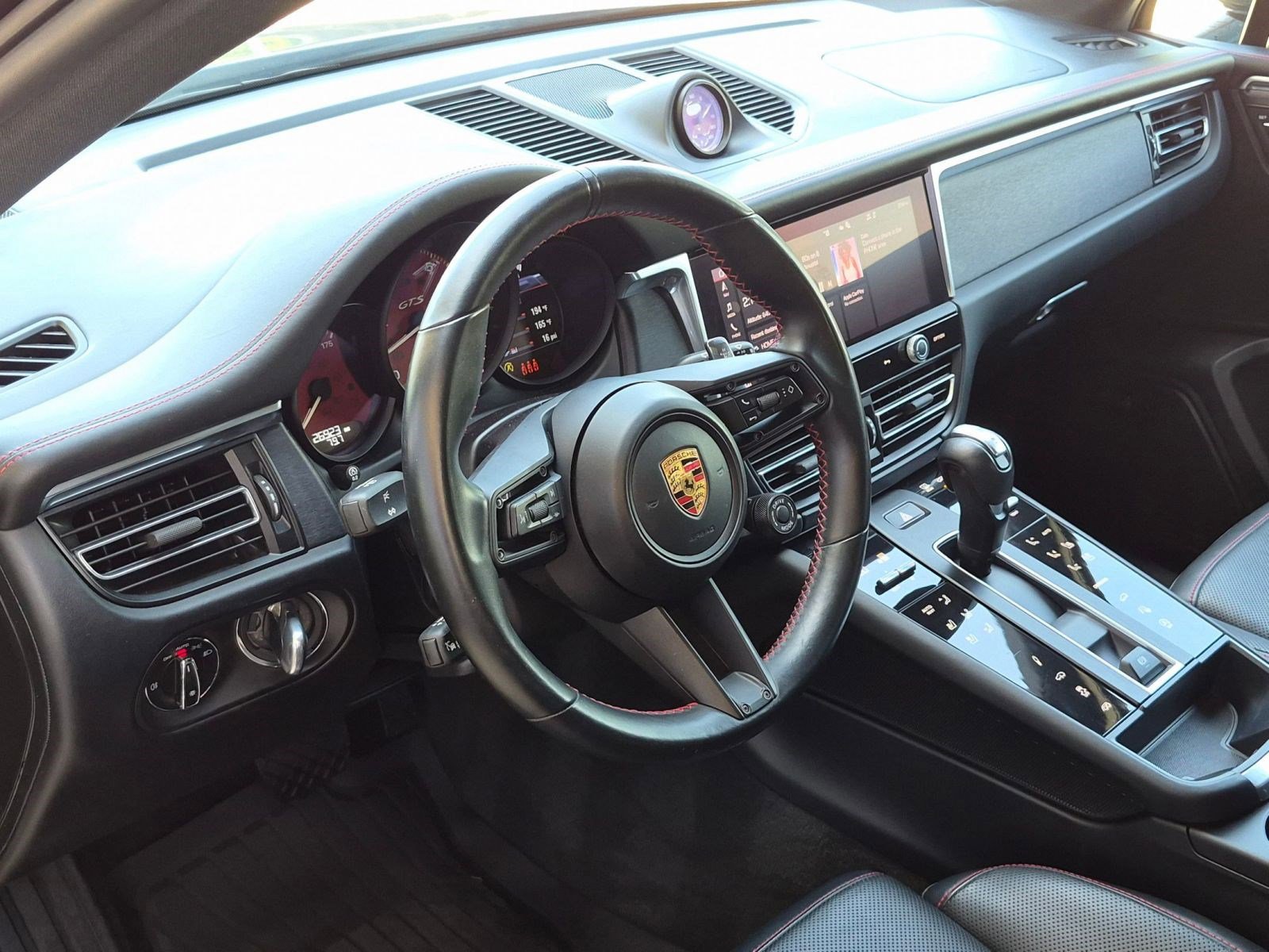Certified 2023 Porsche Macan GTS AWD/4WD image 4