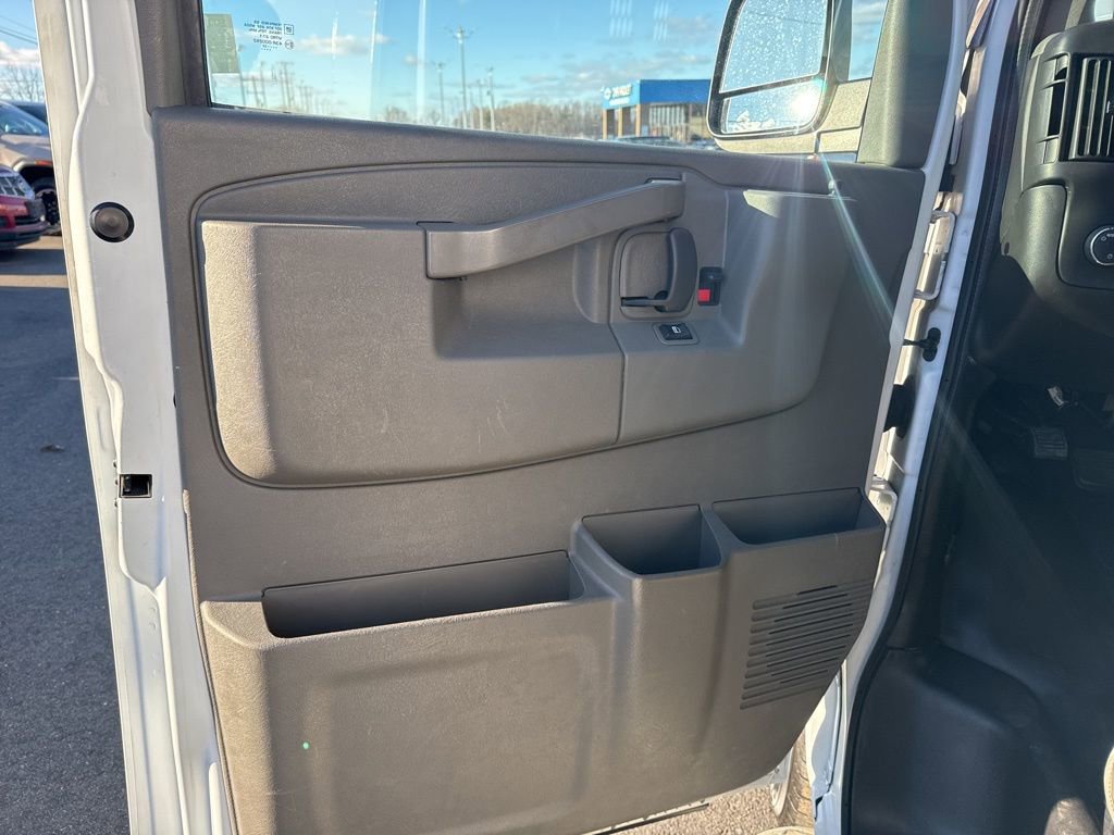 Used 2022 GMC Savana 2500 w/ Driver Convenience Package RWD image 20