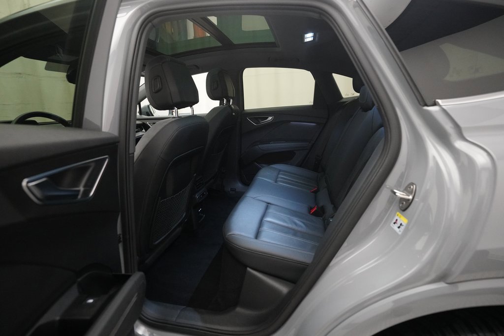 Used 2023 Audi Q4 e-tron Premium w/ Convenience Package image 31