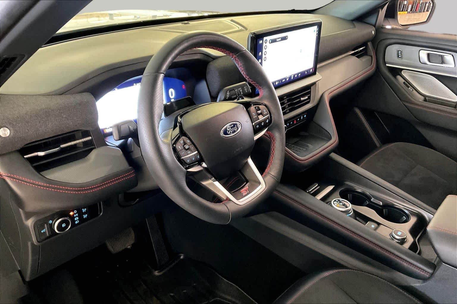 Used 2025 Ford Explorer ST AWD/4WD image 16