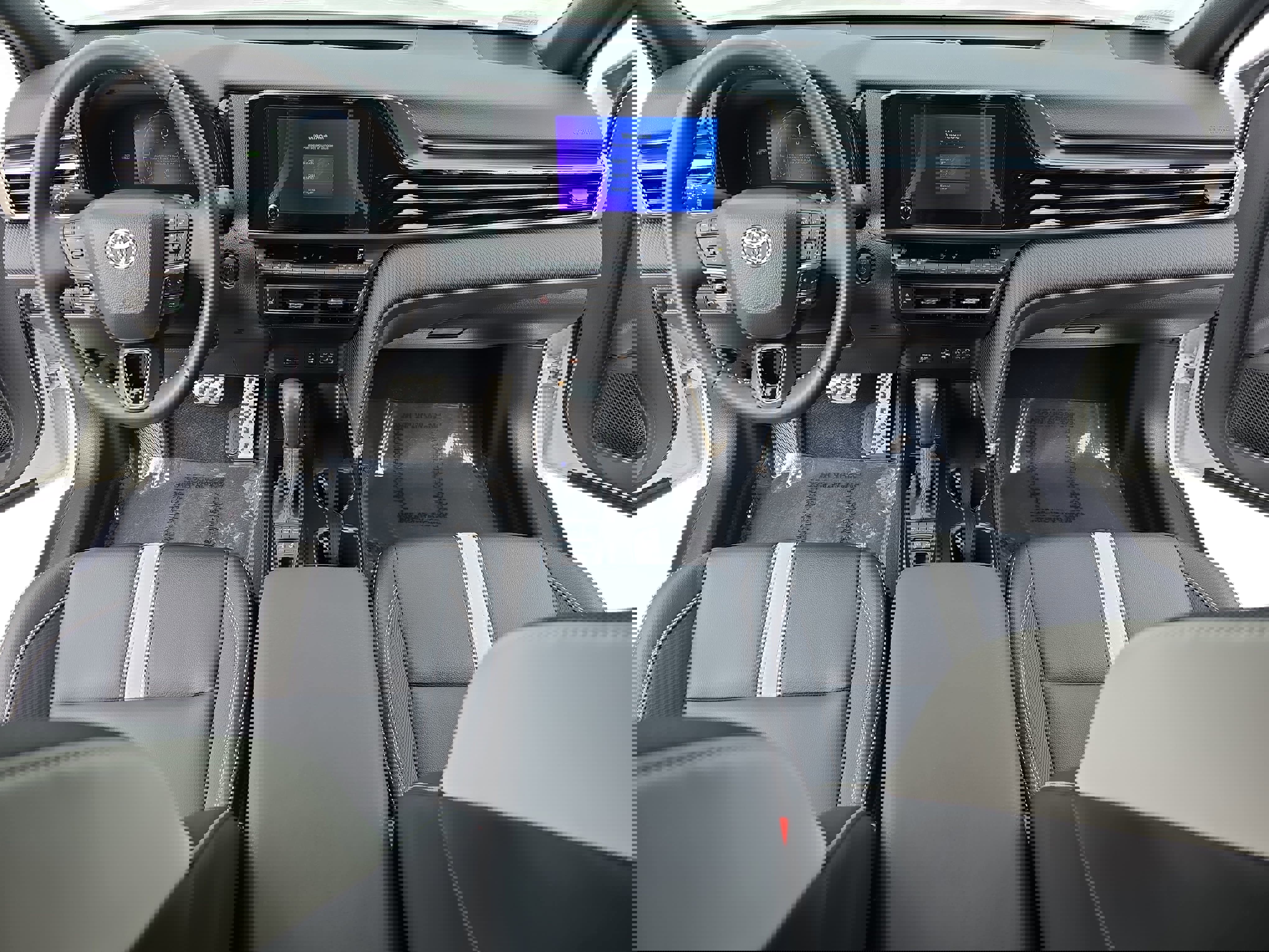 Used 2025 Toyota Camry SE image 9