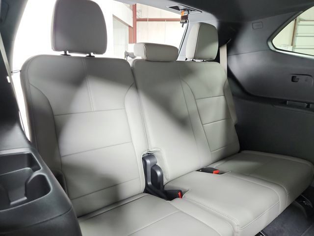 Used 2026 GMC Acadia Elevation w/ Elevation Premium Package FWD image 46