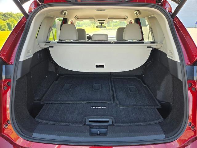 Certified 2025 Nissan Rogue SV AWD/4WD image 12