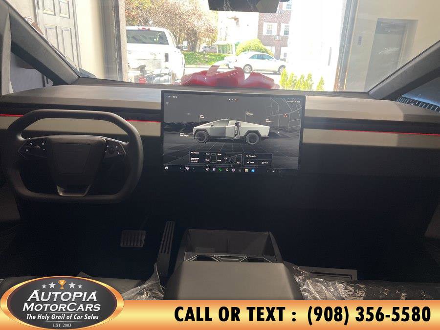 Used 2025 Tesla Cybertruck AWD Crew Cab image 16