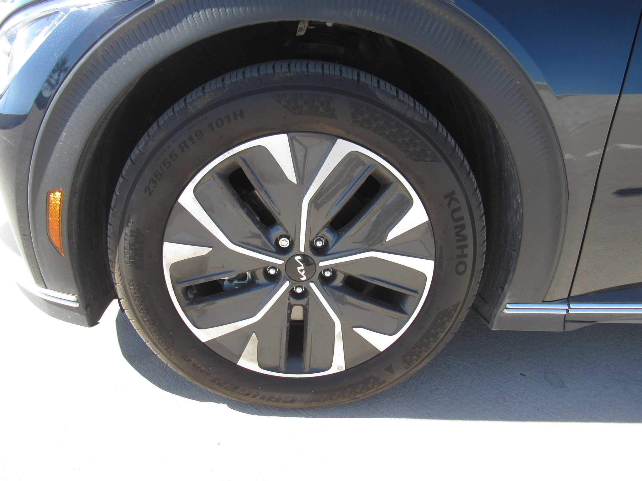 Used 2023 Kia EV6 Light image 4