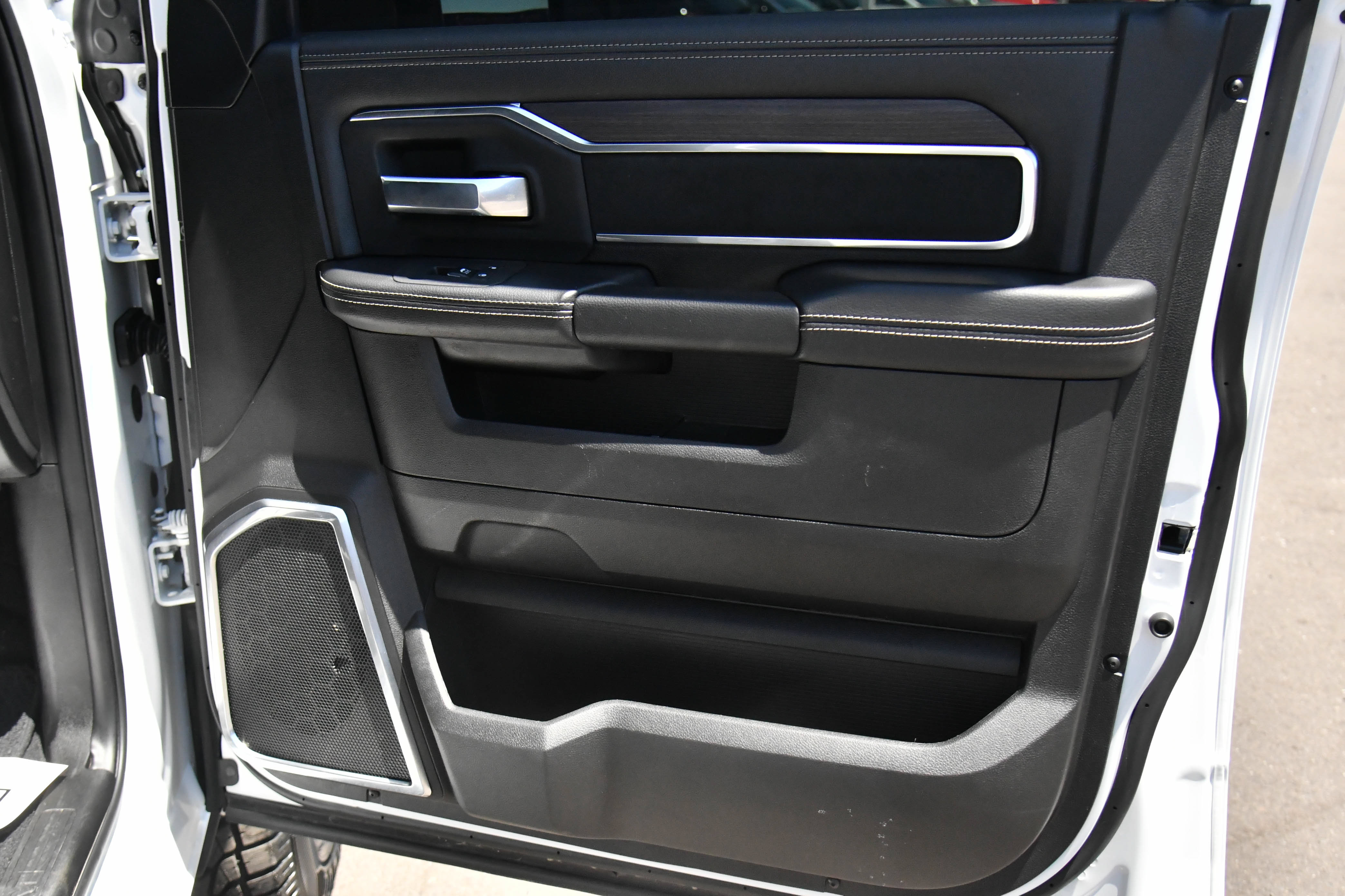 Used 2026 RAM 2500 Laramie AWD/4WD image 53