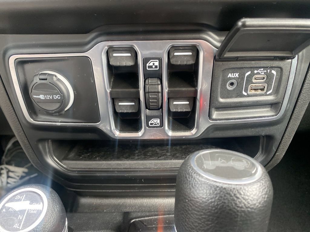 Used 2023 Jeep Wrangler Unlimited image 24