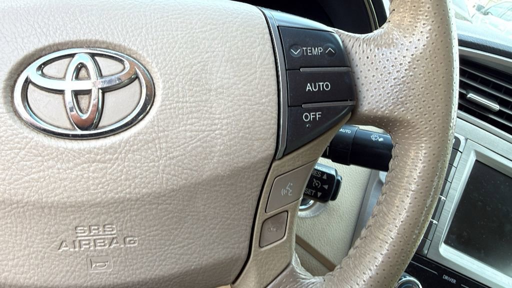 Used 2012 Toyota Avalon Limited FWD image 8
