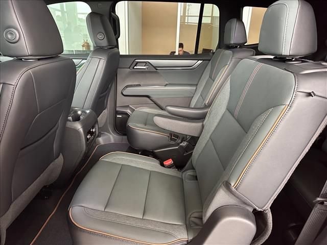 New 2026 GMC Acadia AT4 w/ Luxury Package AWD/4WD image 21