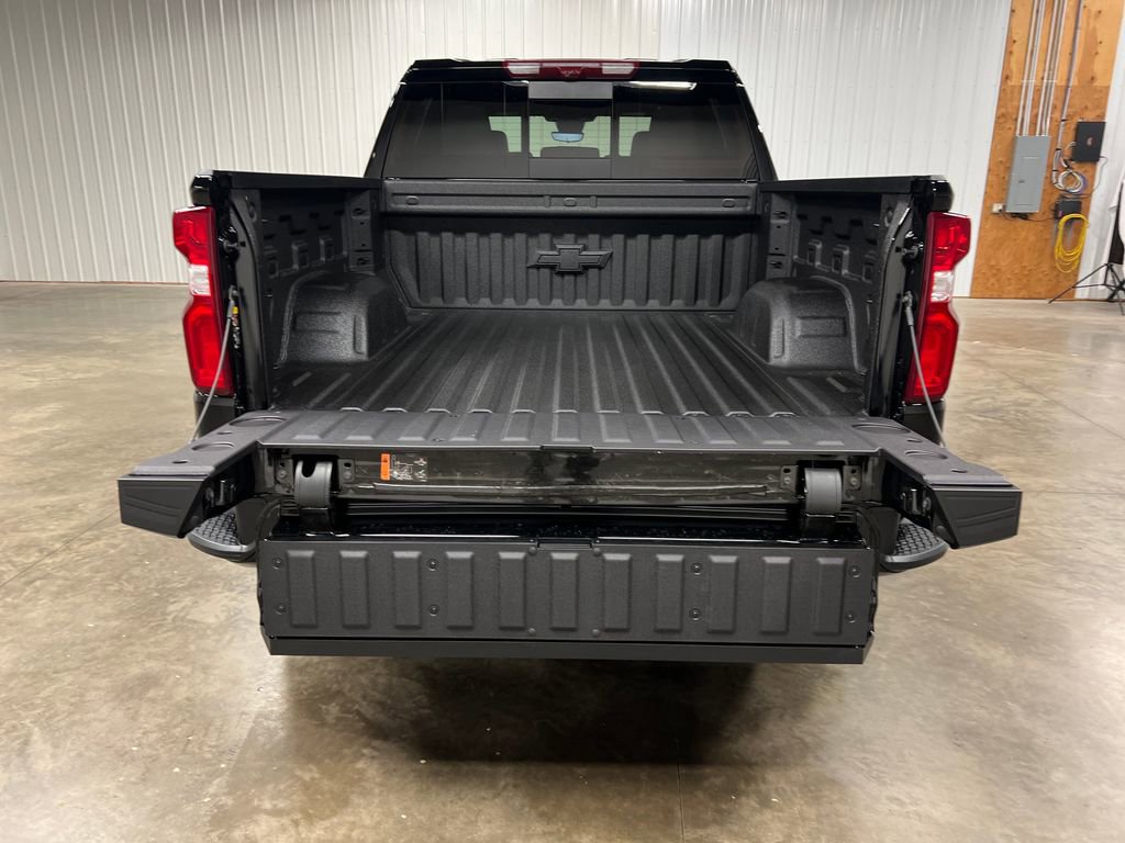 New 2026 Chevrolet Silverado 1500 ZR2 w/ Dark Appearance Package AWD/4WD image 11