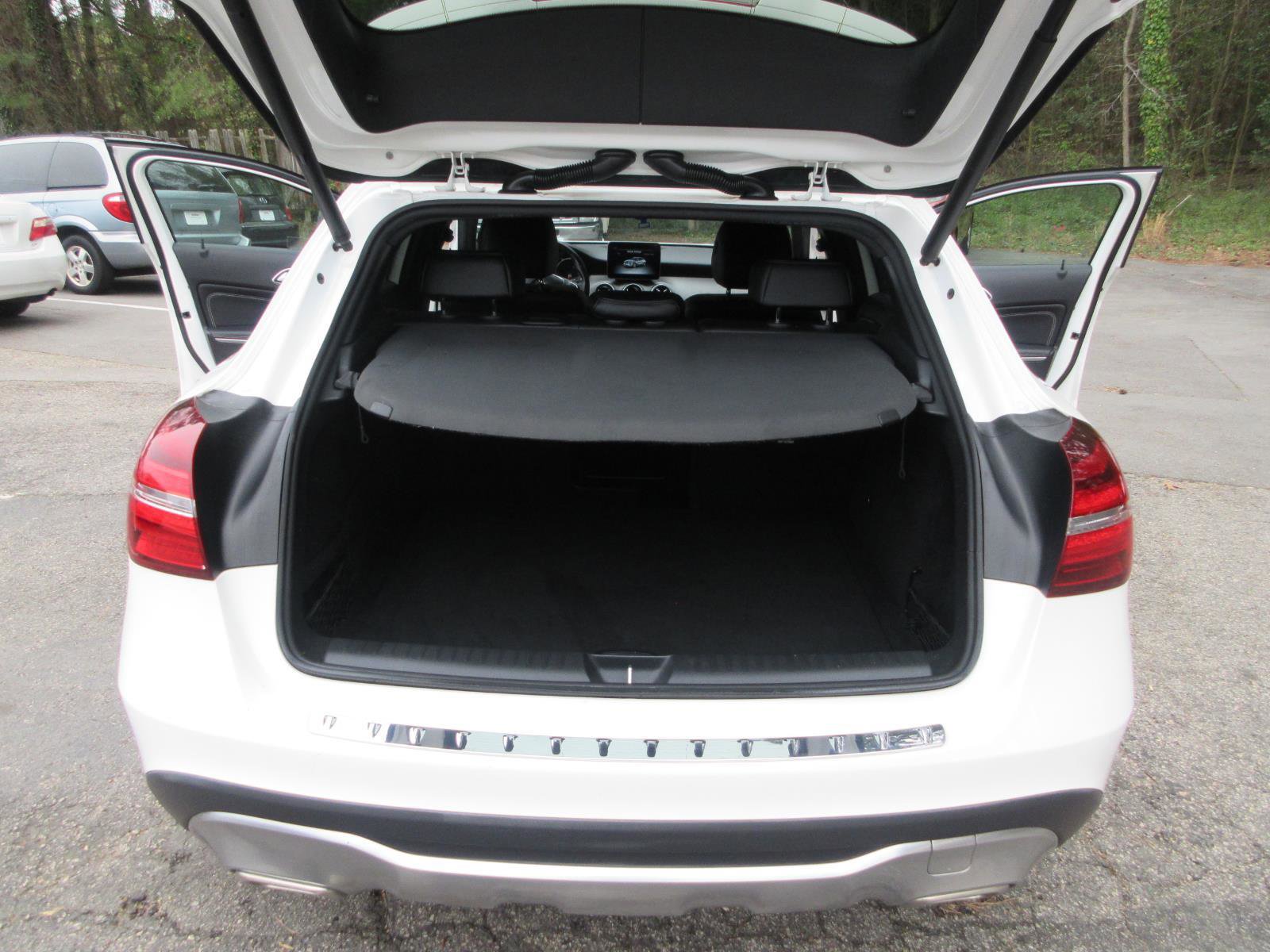 Used 2020 Mercedes-Benz GLA 250 4MATIC image 21
