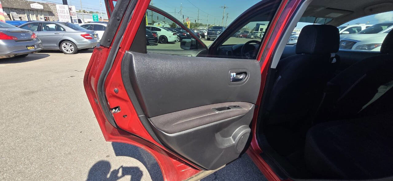 Used 2014 Nissan Rogue S w/ Convenience Package image 25